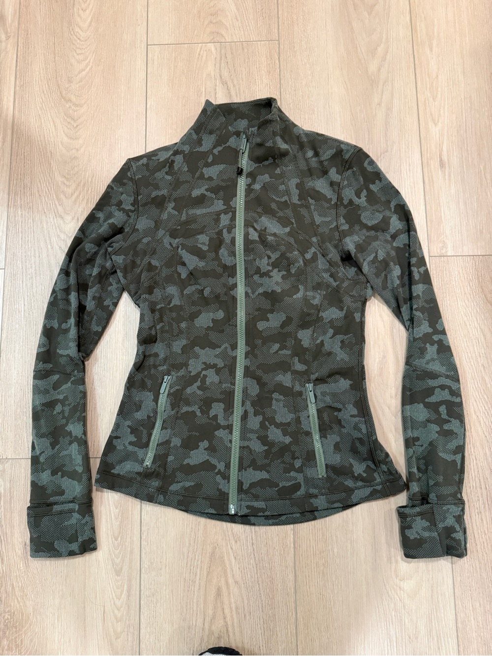 Lululemon Define Jacket *Rulu Heritage Camo Dark Olive Green, size 8, EUC